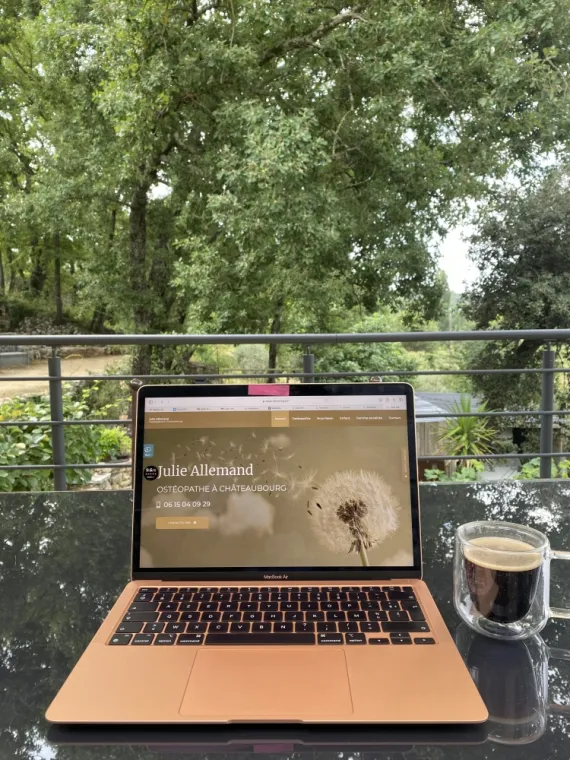 PAUSE ESTIVALE , Châteaubourg, Julie Allemand